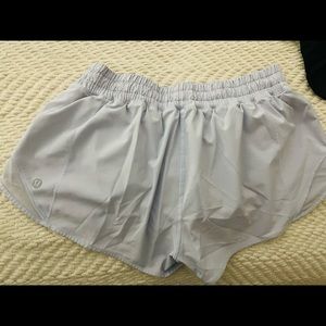 Lululemon Hotty Hot 2.5 inch shorts
